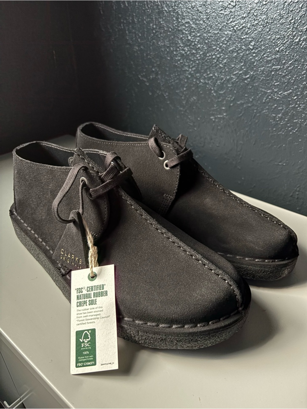 Clarks Originals Desert Trek Men’s boots 10 new w tags black suede